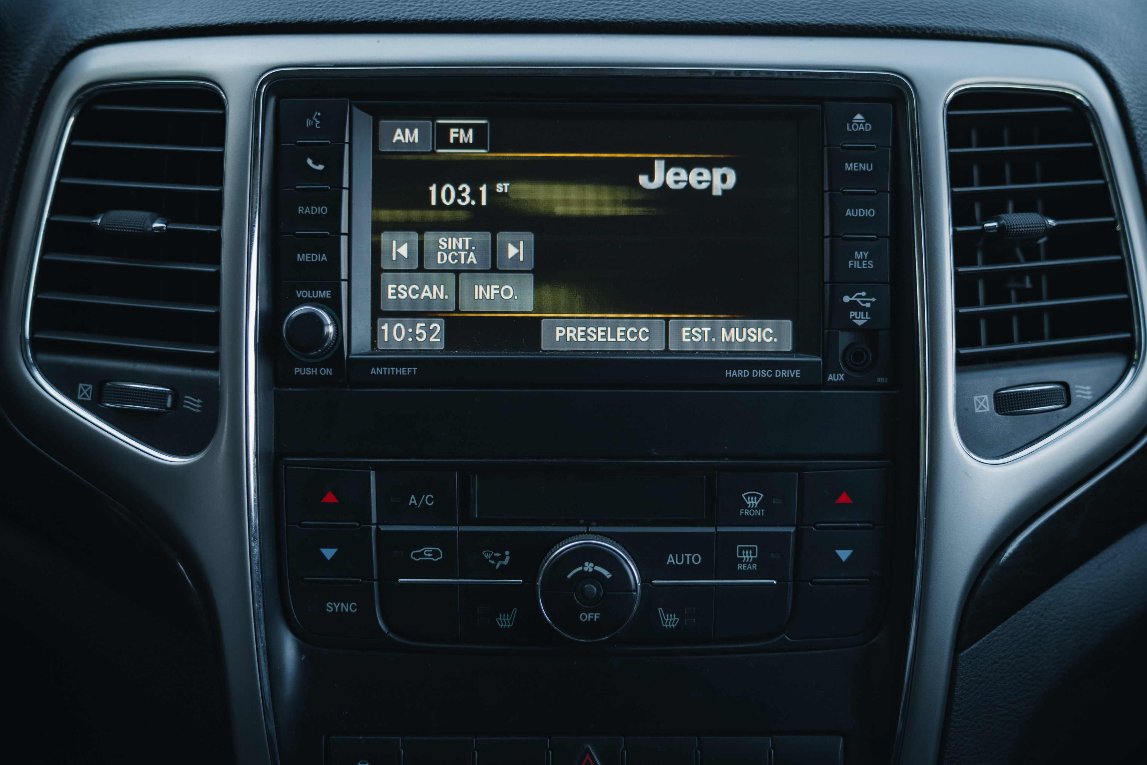 2013 | Jeep Grand Cherokee Laredo