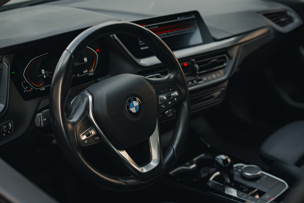 2023 | BMW 218i