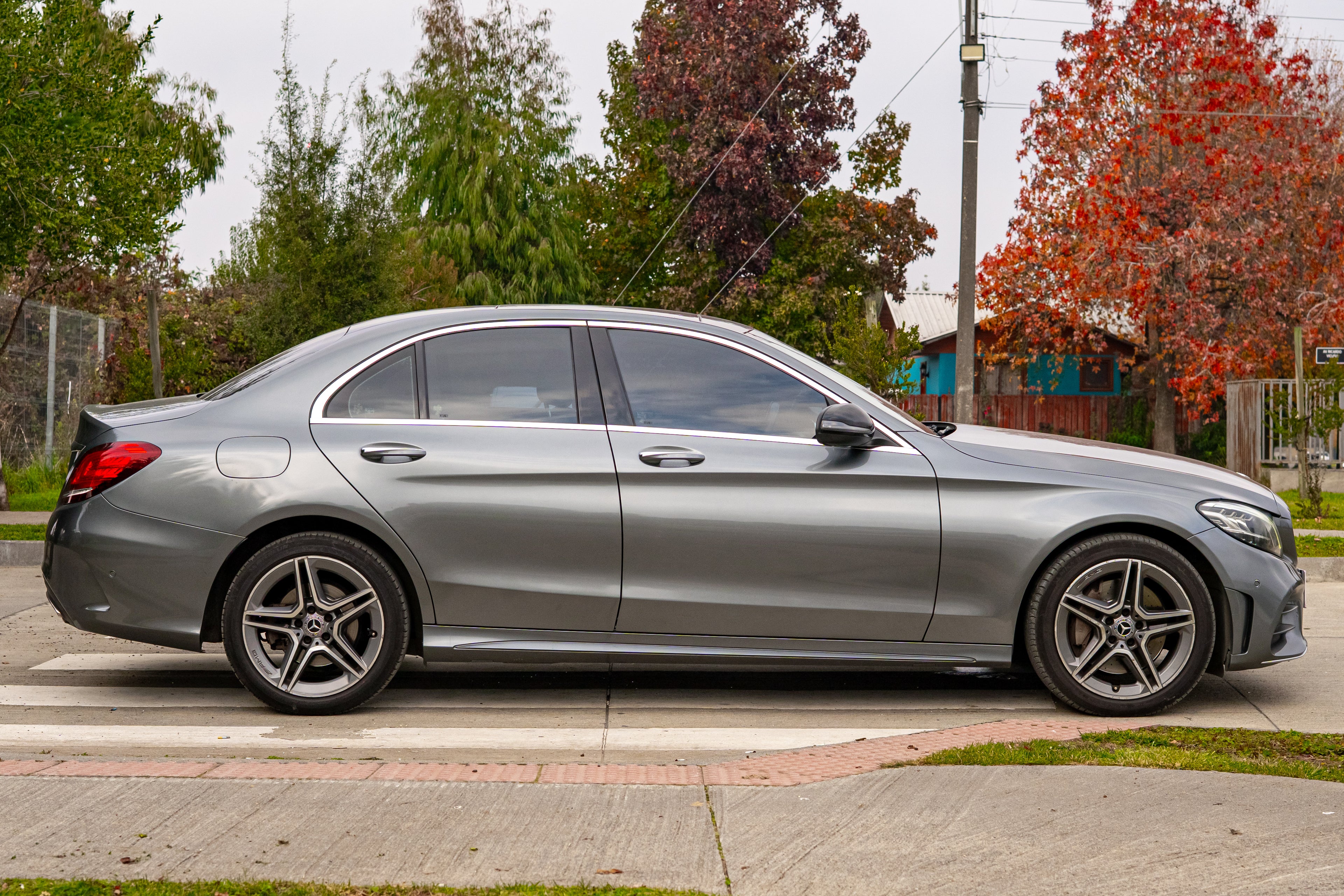 2019 | Mercedes-Benz C300