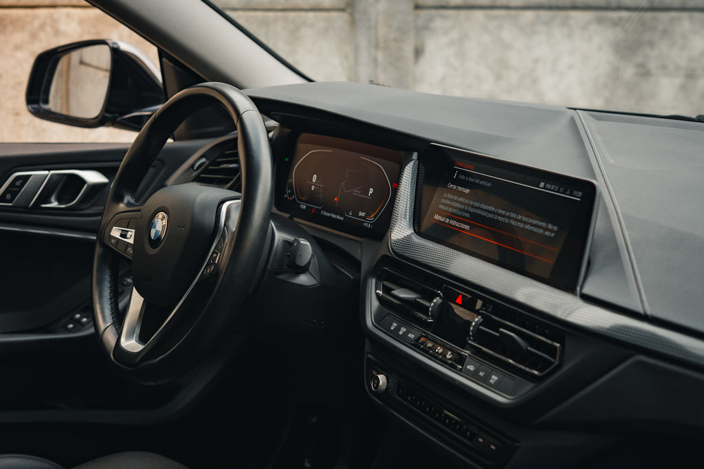 2023 | BMW 218i