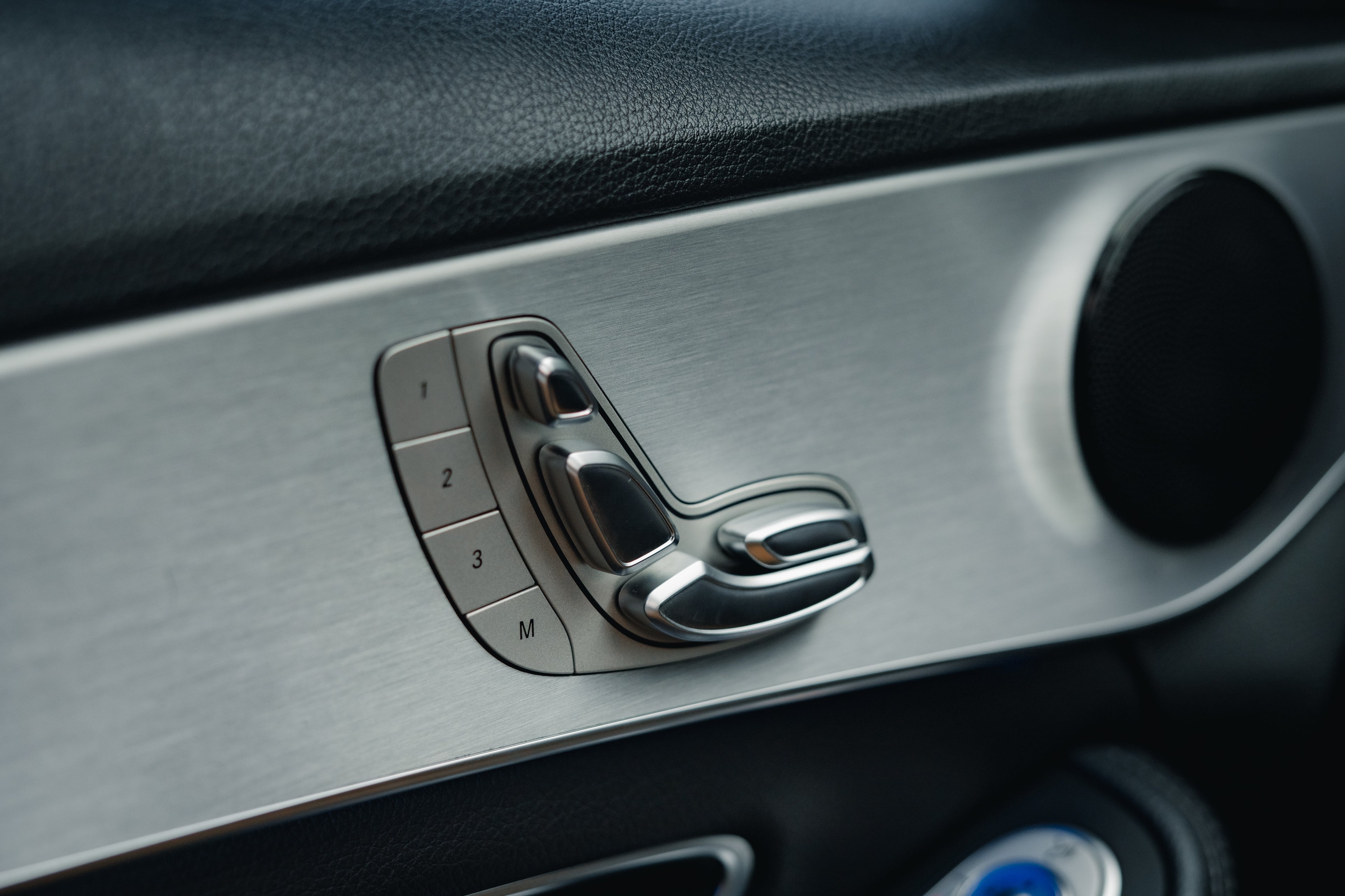 2019 | Mercedes-Benz C300